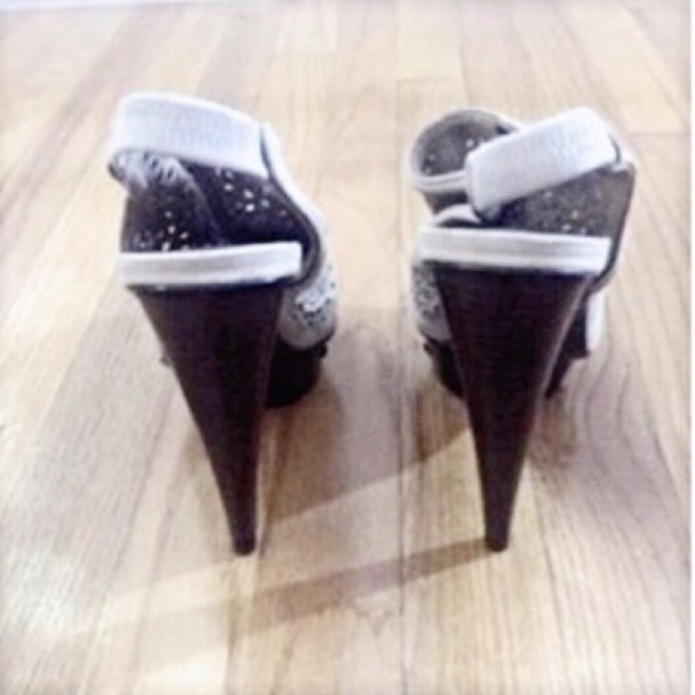 Elizabeth & James Maryl Cutout Slingback - Picture 6 of 7